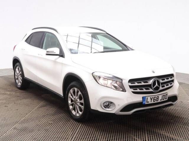 Mercedes-Benz GLA 1.6 GLA 200 SE Executive 5dr Estate Petrol Gloss White