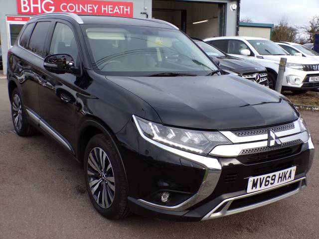 Mitsubishi Outlander 2.0 Exceed 5dr CVT Estate Petrol Metallic Black